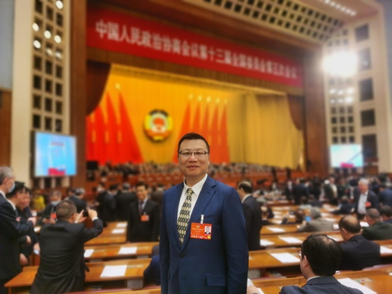 教育、乡村教育振兴、教育信息化、高等教育改革、中小学减负、高校应届毕业生、立德树人