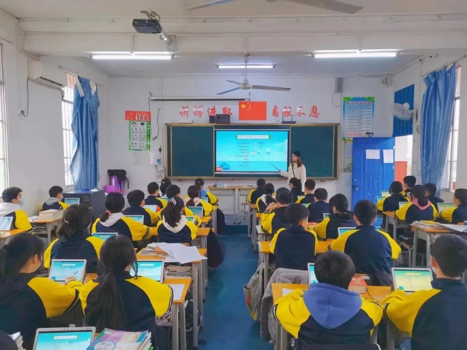 用平板上课？南宁这所学校打造智慧新课堂！