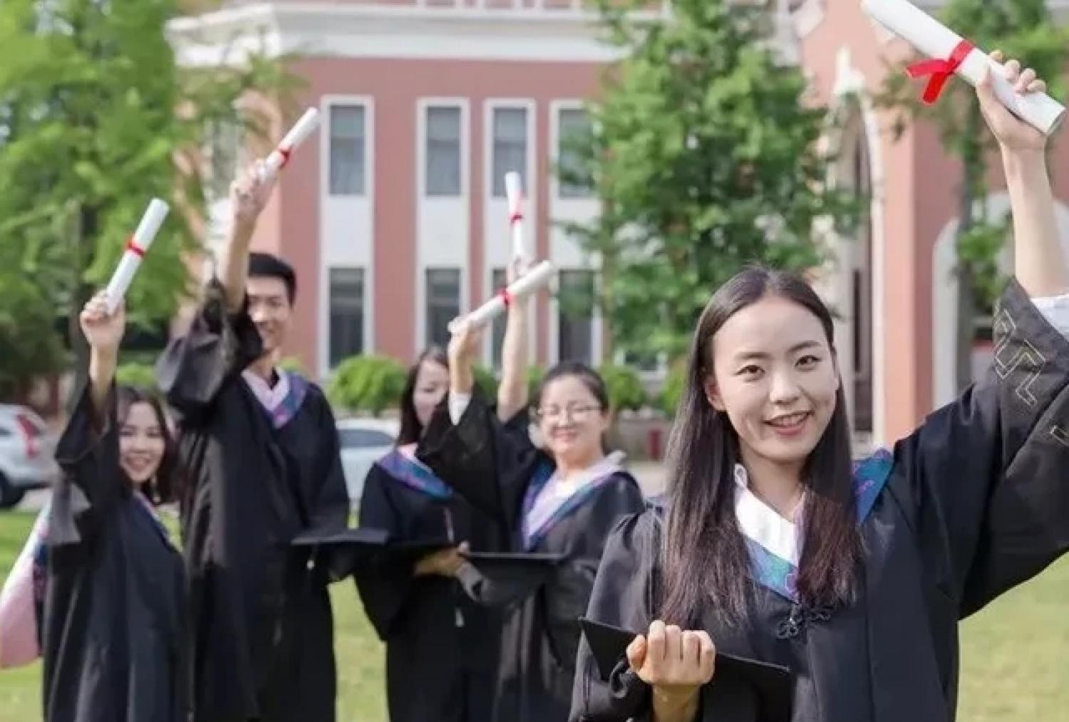 服务学校育人全过程与全民终身学习